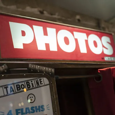 The People Belleville אכסניה