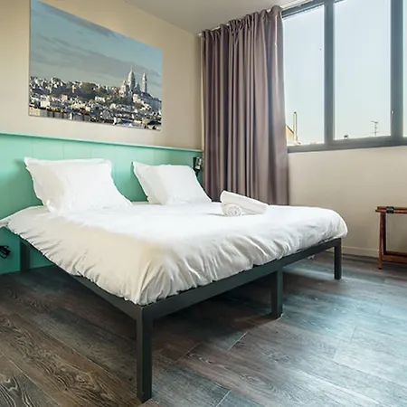 The People Belleville אכסניה פריז