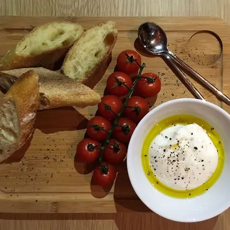 Ostello The People Belleville Parigi