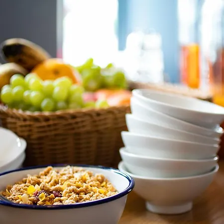 The People Belleville Hostel