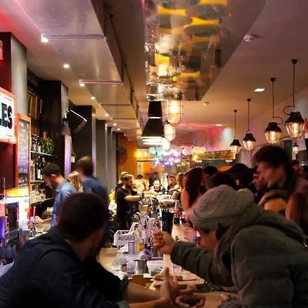 The People Belleville Auberge de jeunesse Paris