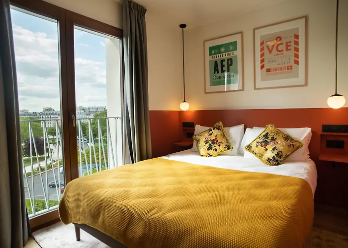 The People Belleville אכסניה