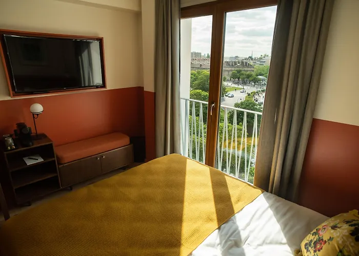 The People Belleville אכסניה