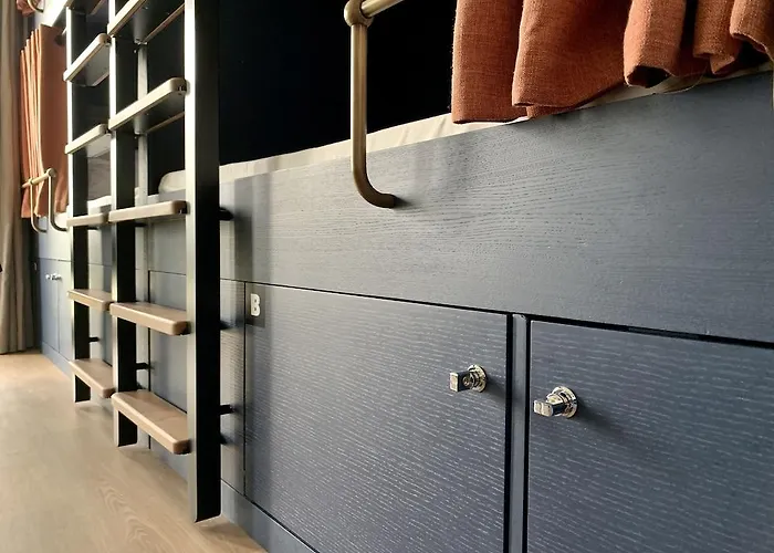 The People Belleville אכסניה *