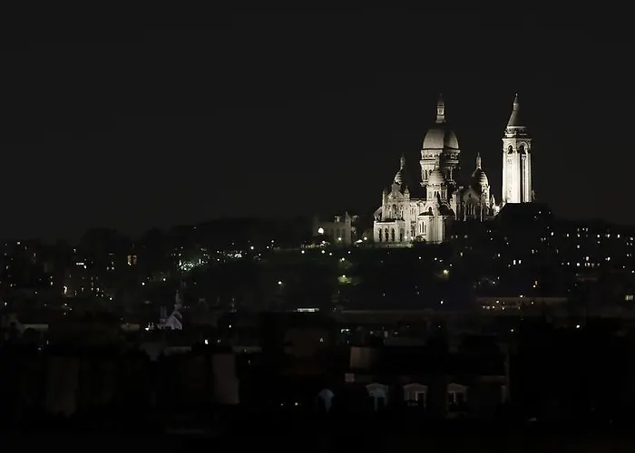 The People Belleville אכסניה *