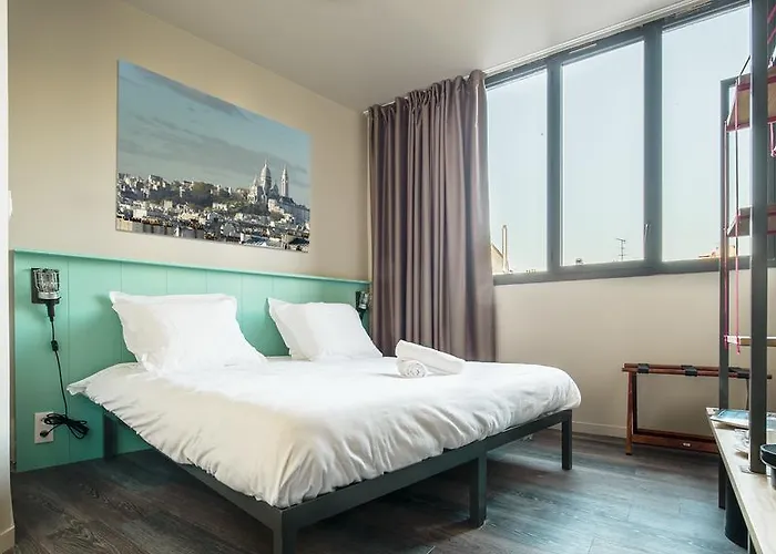 The People Belleville אכסניה פריז