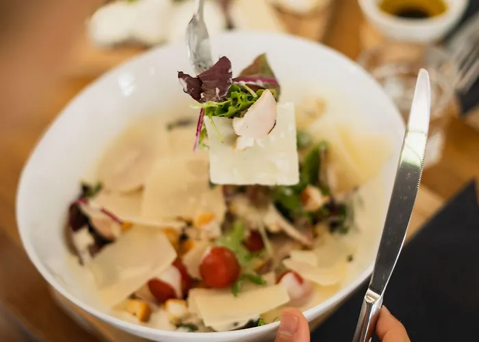 The People Belleville אכסניה *