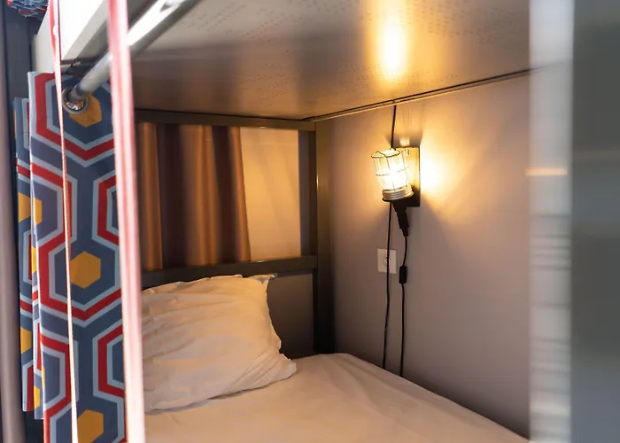 The People Belleville אכסניה פריז