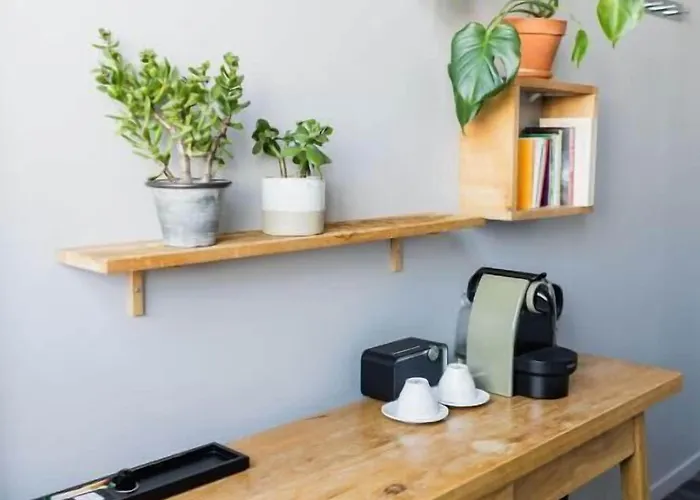 The People Belleville אכסניה