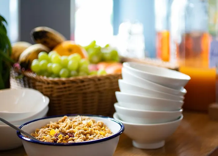 The People Belleville אכסניה