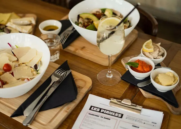 אכסניה The People Belleville *