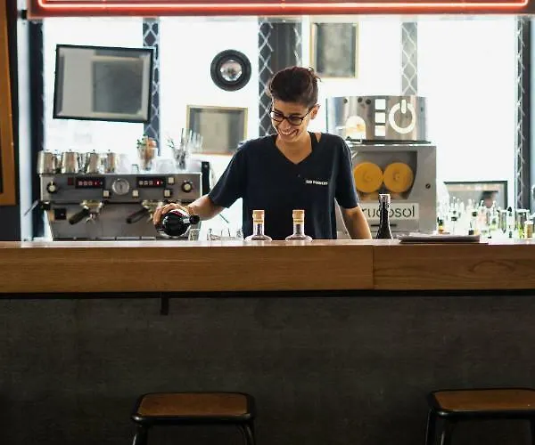 The People Belleville * Parigi