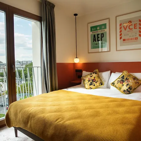 The People Belleville Hostel