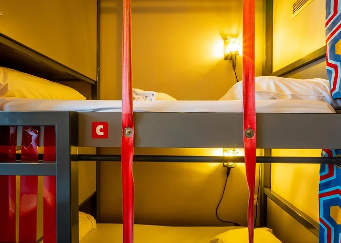 The People Belleville Auberge de jeunesse